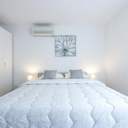Luxury Apartment Skyscraper Dubrovnik Exterior photo