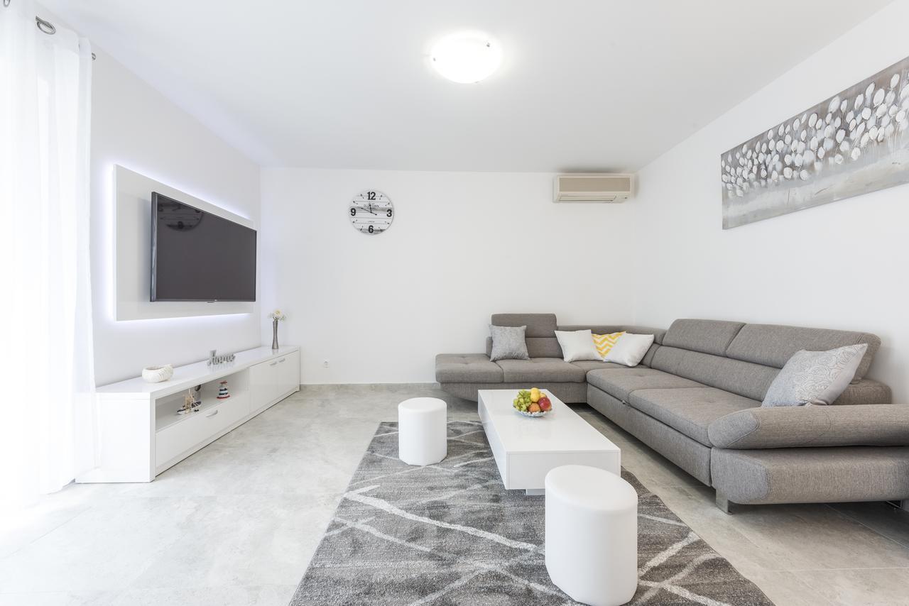 Luxury Skyscraper Apartman *
