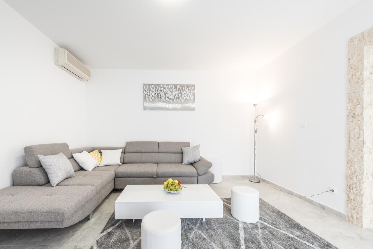Luxury Skyscraper Apartment